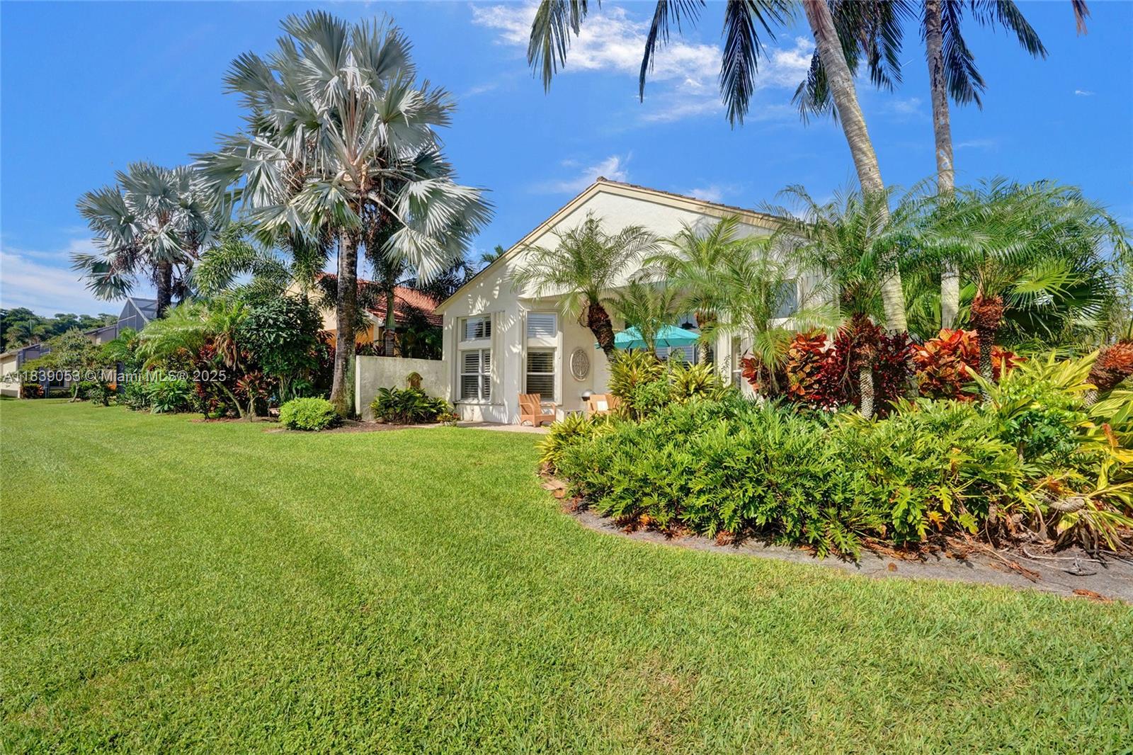 VALENCIA PALMS - Residential