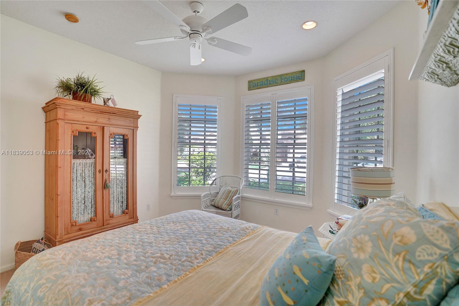 VALENCIA PALMS - Residential