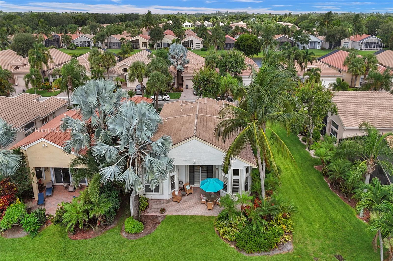 VALENCIA PALMS - Residential