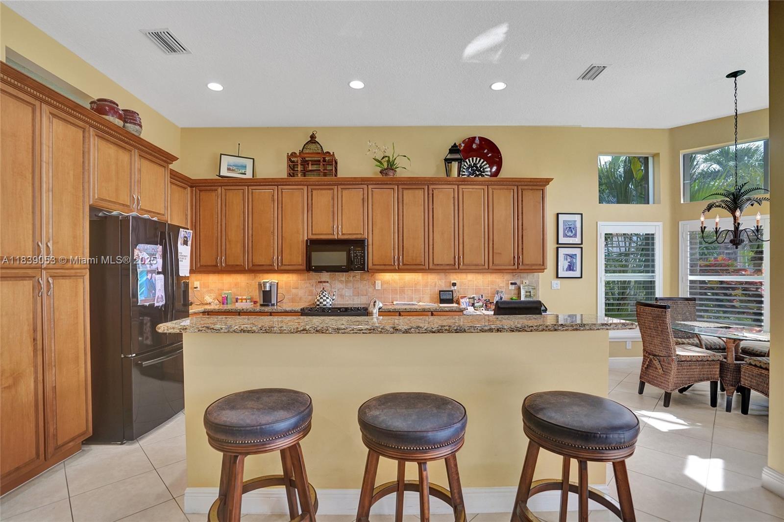 VALENCIA PALMS - Residential