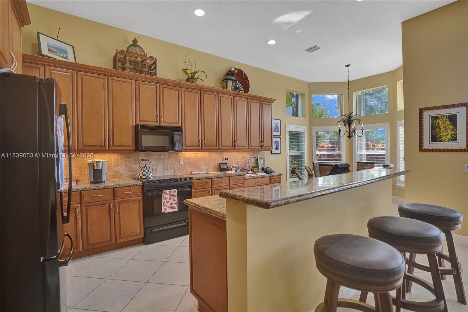 VALENCIA PALMS - Residential