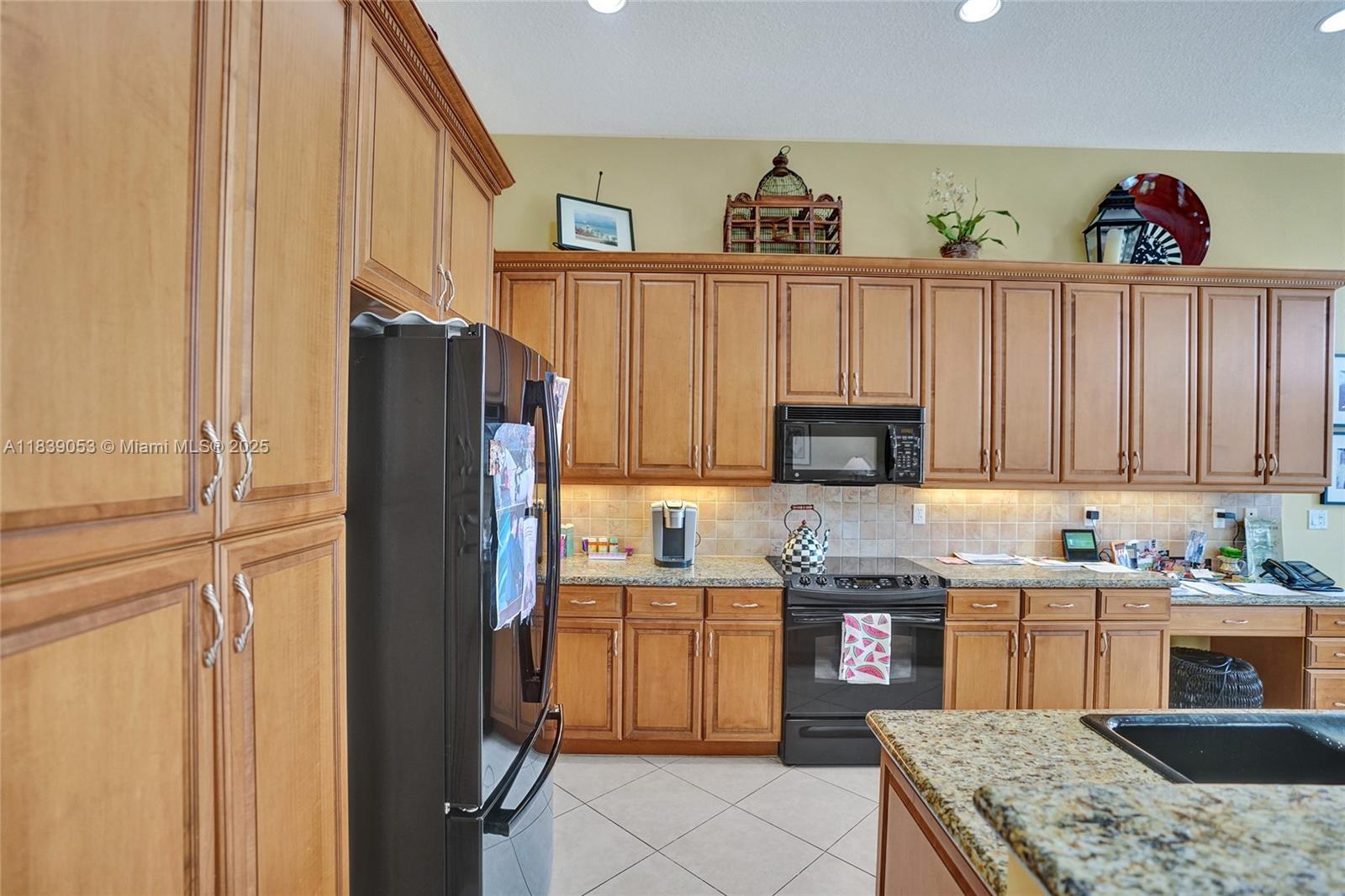 VALENCIA PALMS - Residential