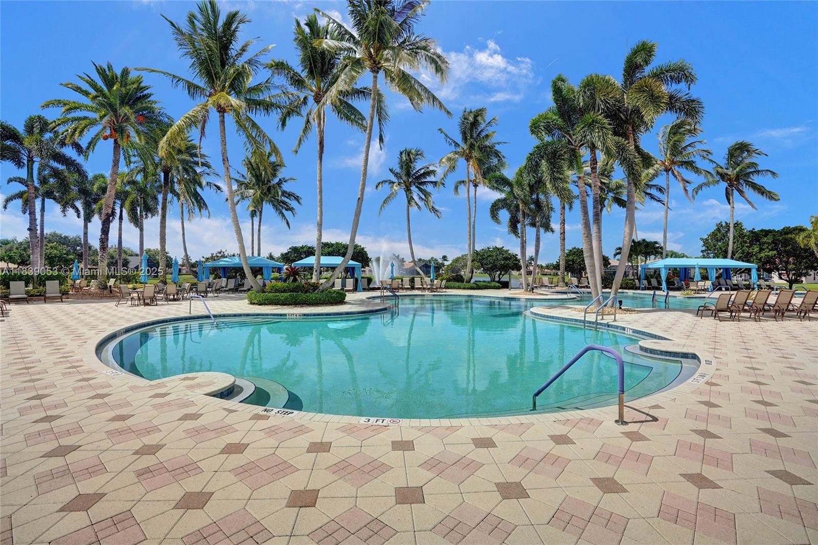 VALENCIA PALMS - Residential