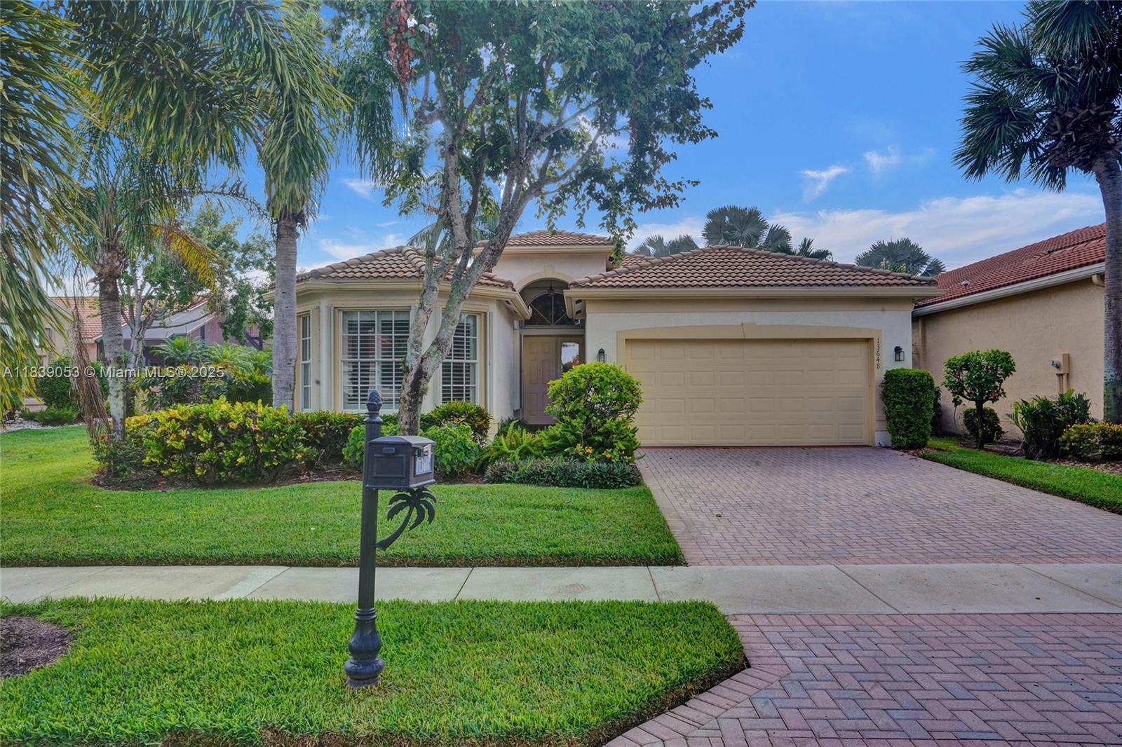 13648 Venice Beach Pt