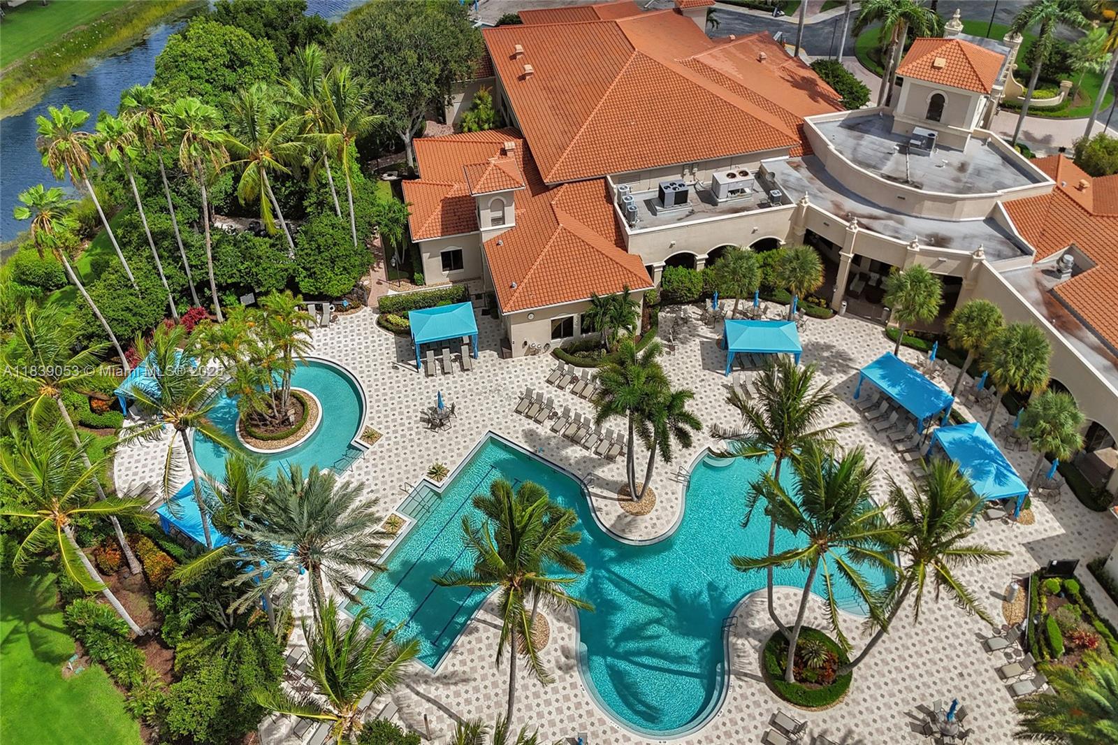 VALENCIA PALMS - Residential
