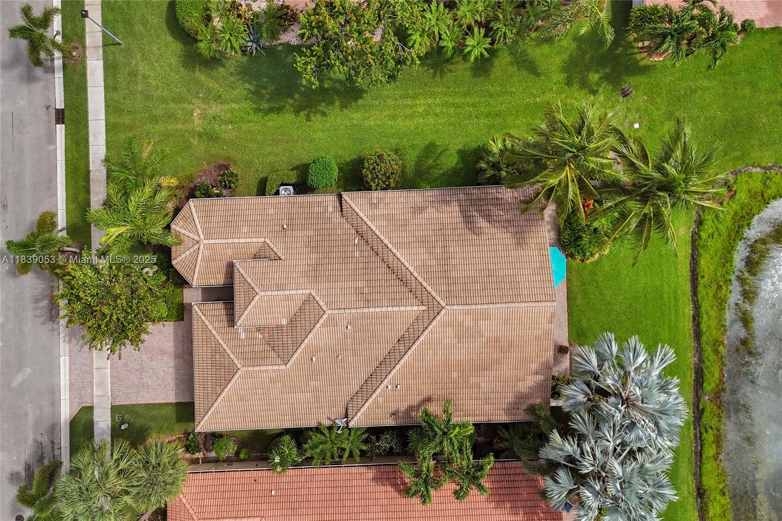 VALENCIA PALMS - Residential