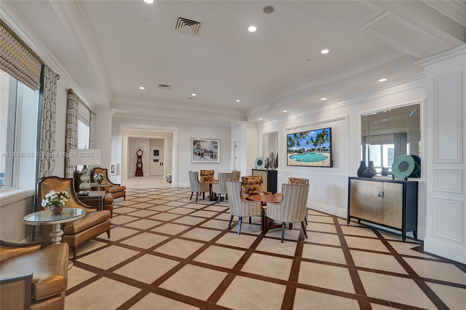 VALENCIA PALMS - Residential