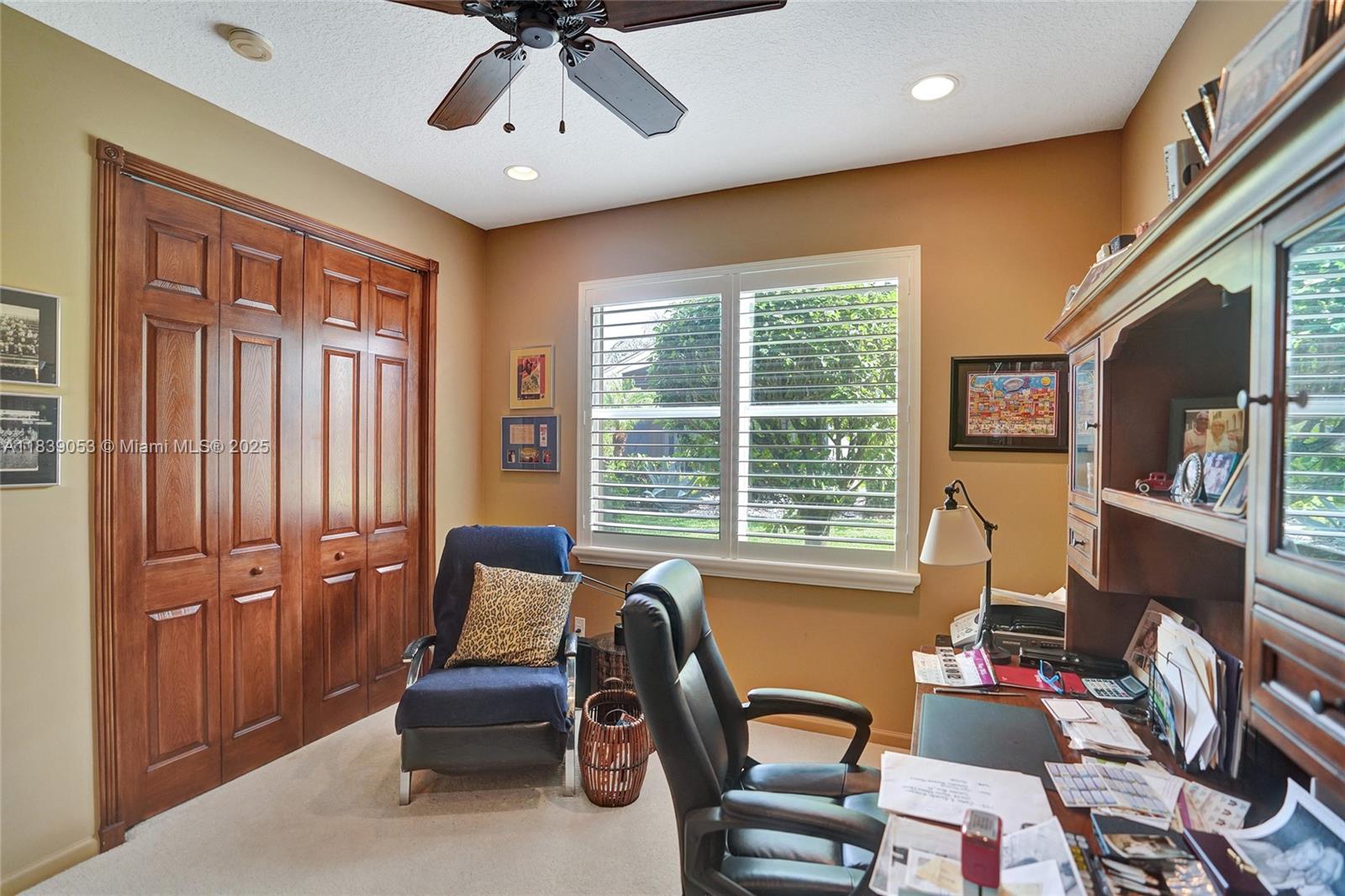 VALENCIA PALMS - Residential