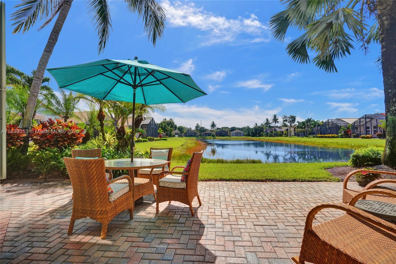 VALENCIA PALMS - Residential