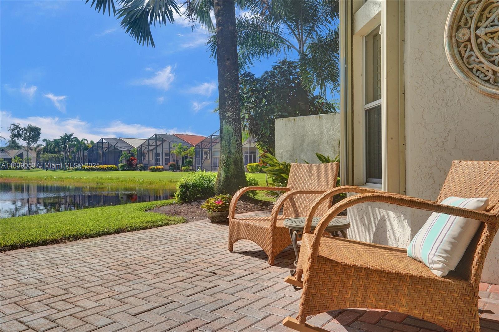 VALENCIA PALMS - Residential