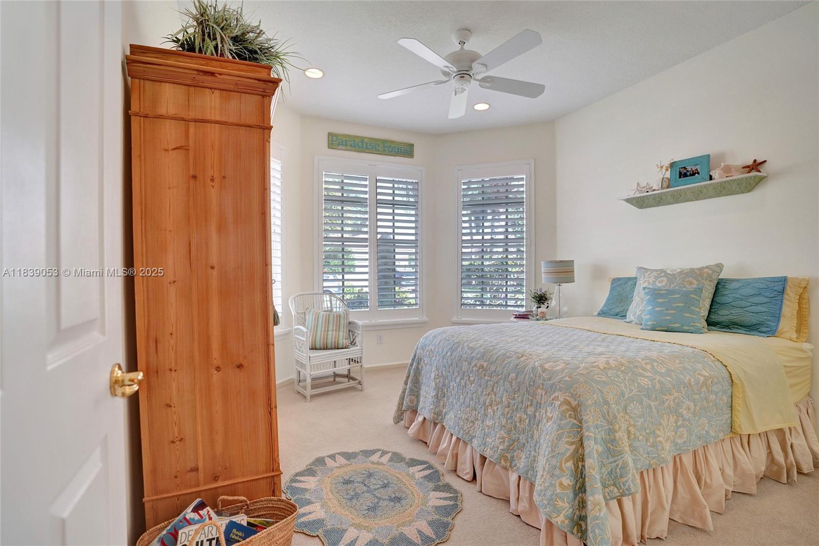 VALENCIA PALMS - Residential