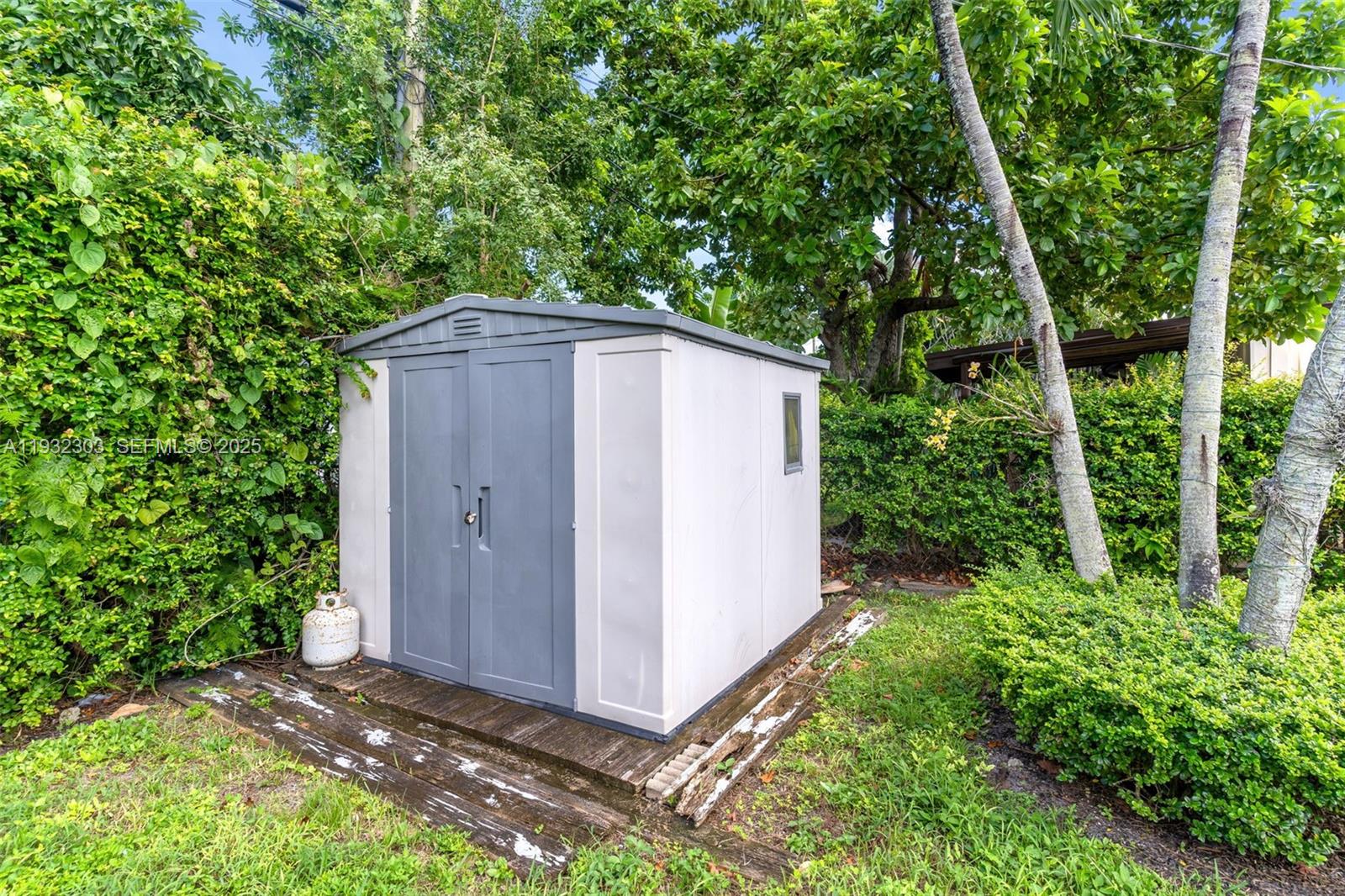 CORAL PK EST SEC 6 - Residential