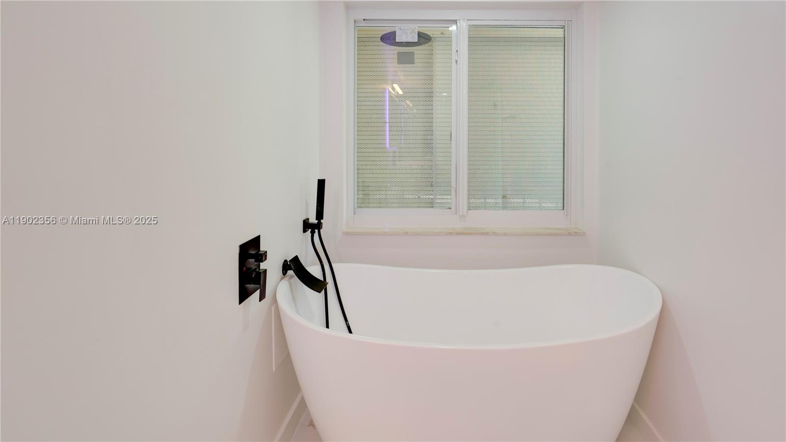 VENETIAN PARK III CONDO - Residential Lease