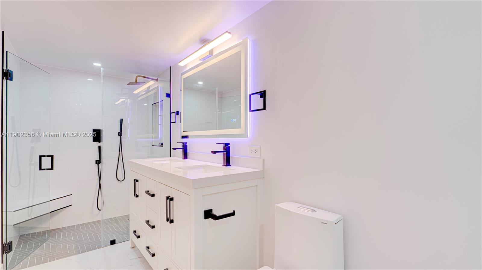 VENETIAN PARK III CONDO - Residential Lease