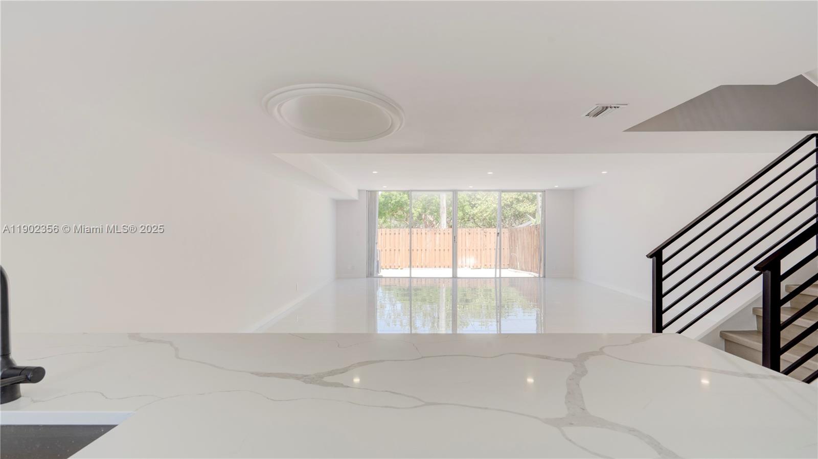 VENETIAN PARK III CONDO - Residential Lease