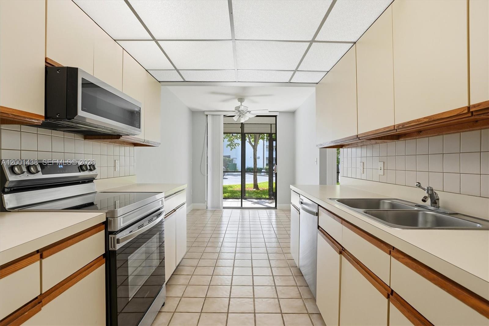 SHERIDAN BY THE BEACH CON - Residential