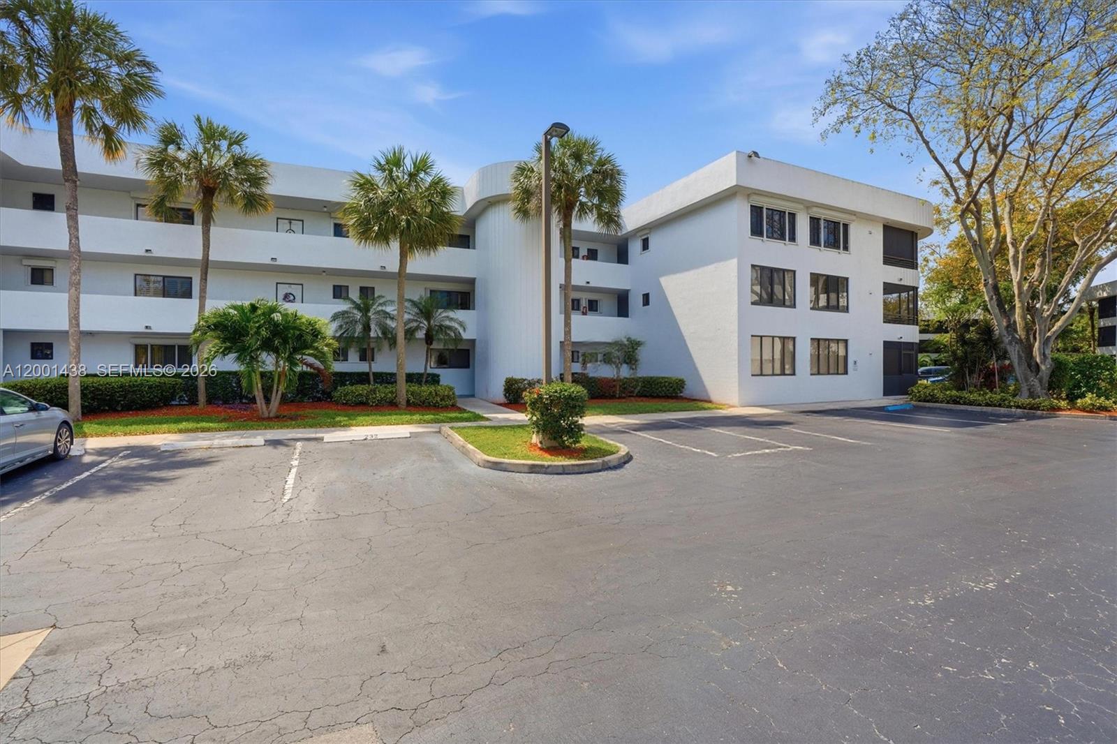 SHERIDAN BY THE BEACH CON - Residential