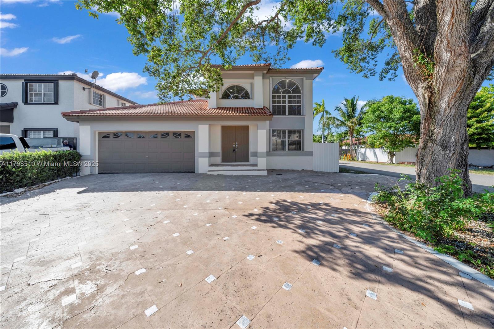 20076 Nw 85th Ave, Hialeah, Miami-Dade County, Florida - 4 Bedrooms  
3 Bathrooms - 