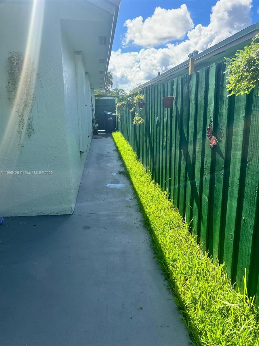 HABITAT VILLAS - Residential Lease