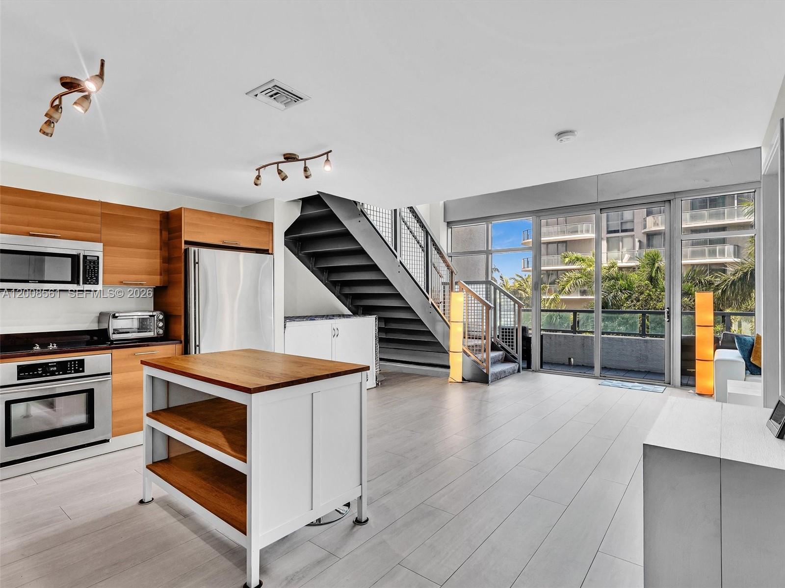 3301 NE 1st Ave M0306
