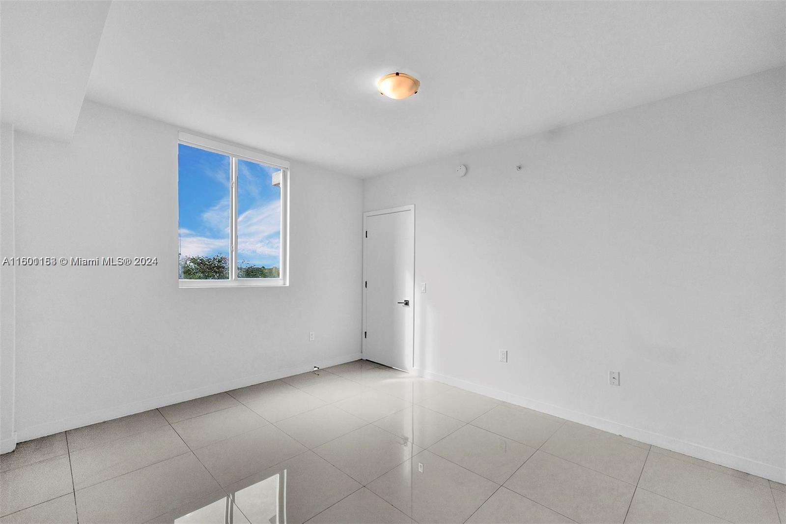 GRAND BAY COMMONS SOUTH - Residential Lease