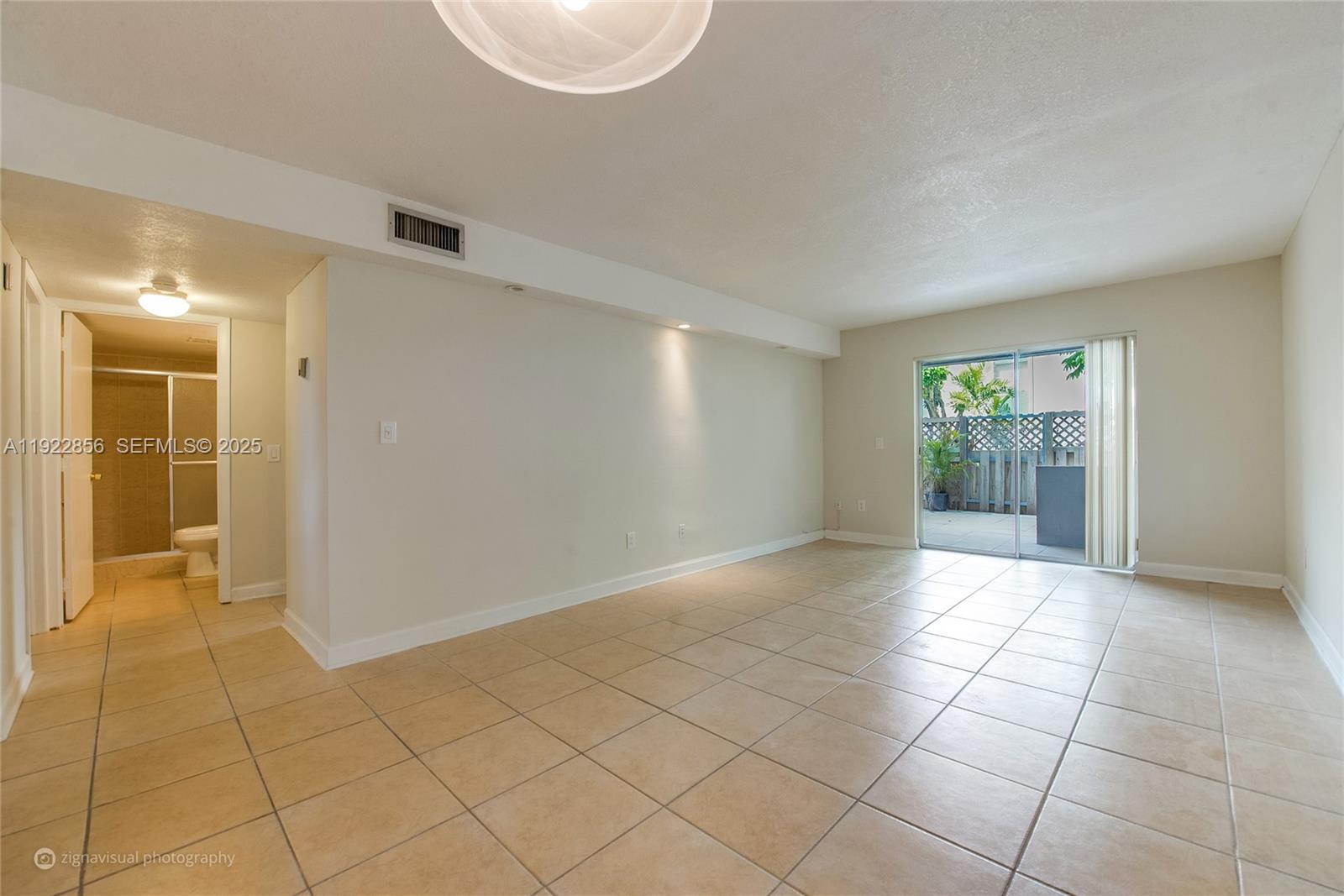 4600 SW 67th Ave 125, Miami, FL, 33155/$419,900 2 4600 SW 67th Ave 125