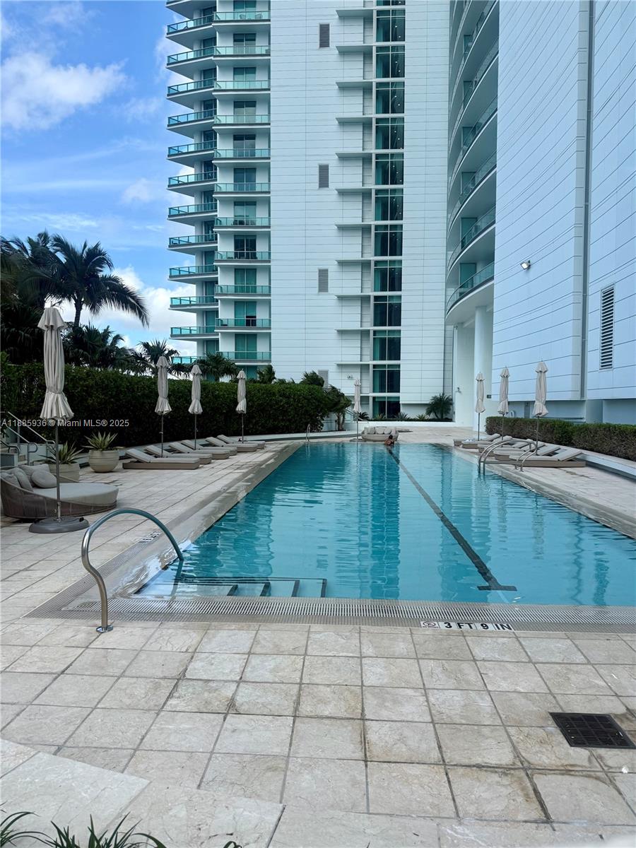 900 BISCAYNE BAY CONDO - Residential