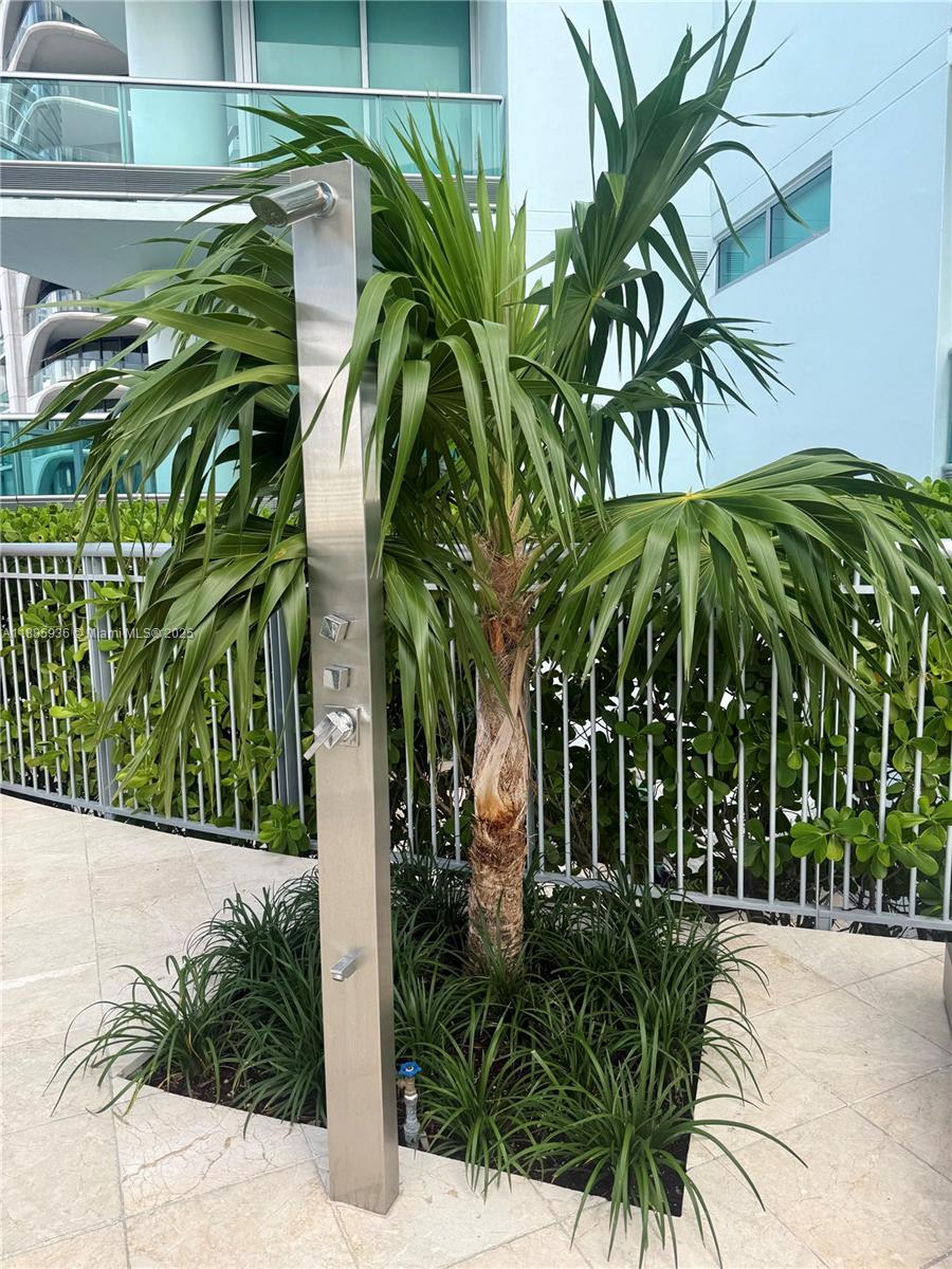 900 BISCAYNE BAY CONDO - Residential