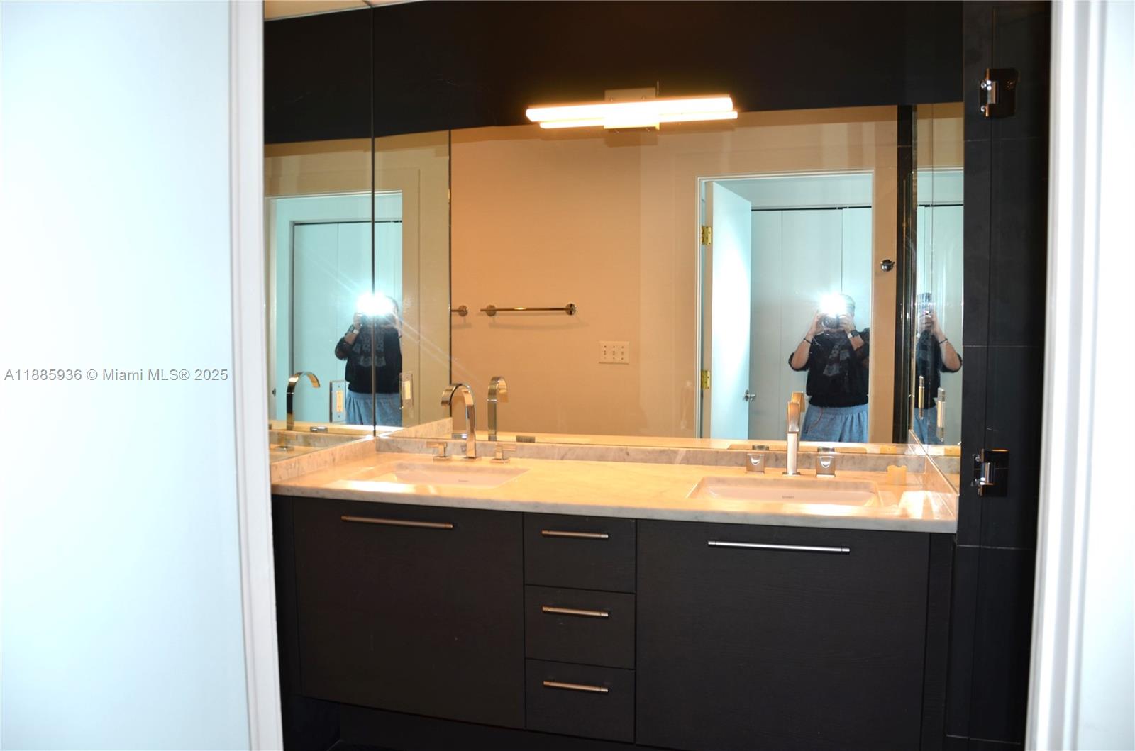 900 BISCAYNE BAY CONDO - Residential