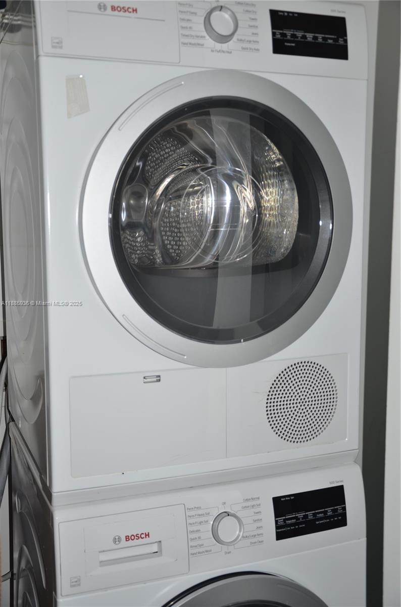 900 BISCAYNE BAY CONDO - Residential