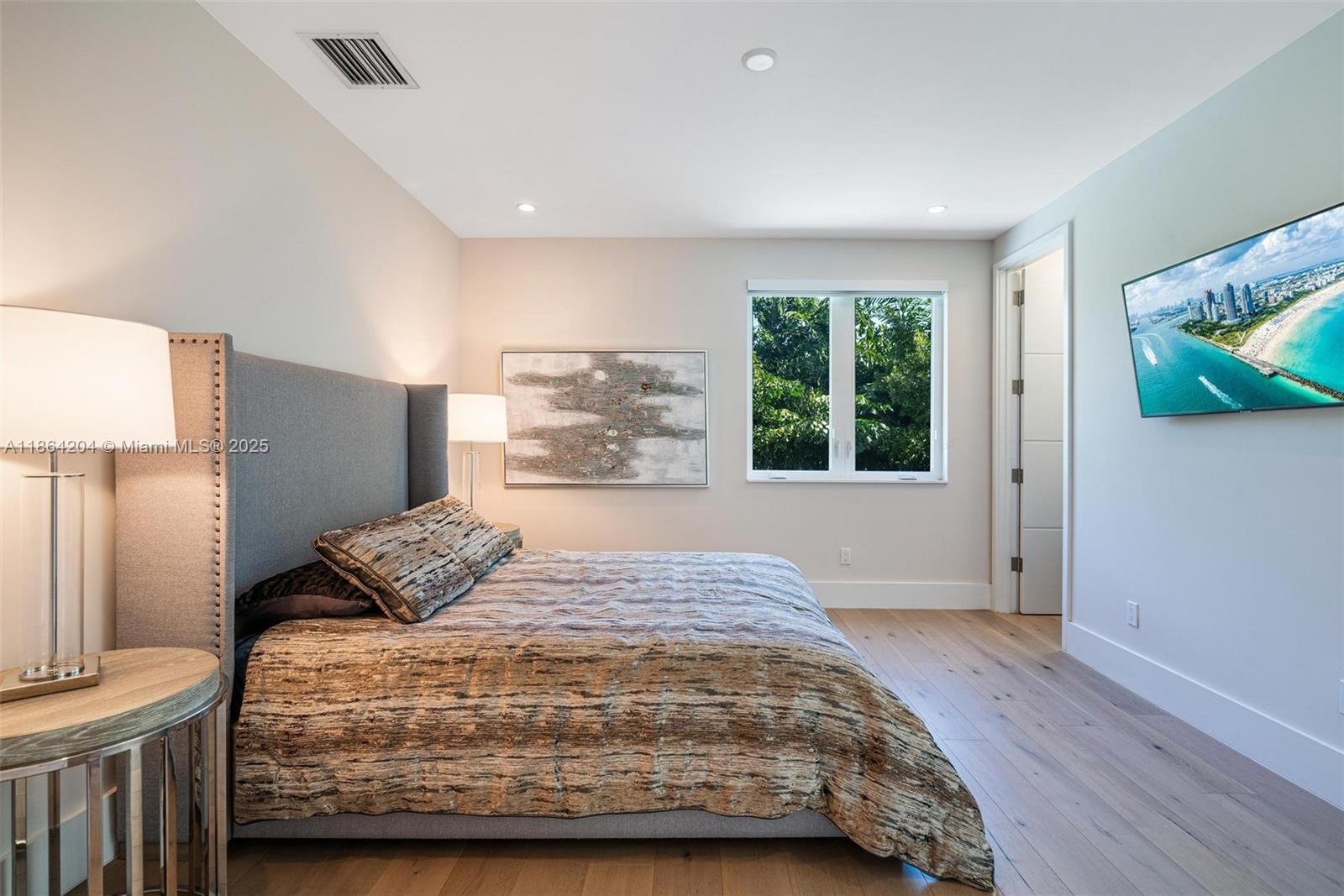 LAUDERDALE BEACH EXT UNIT - Residential