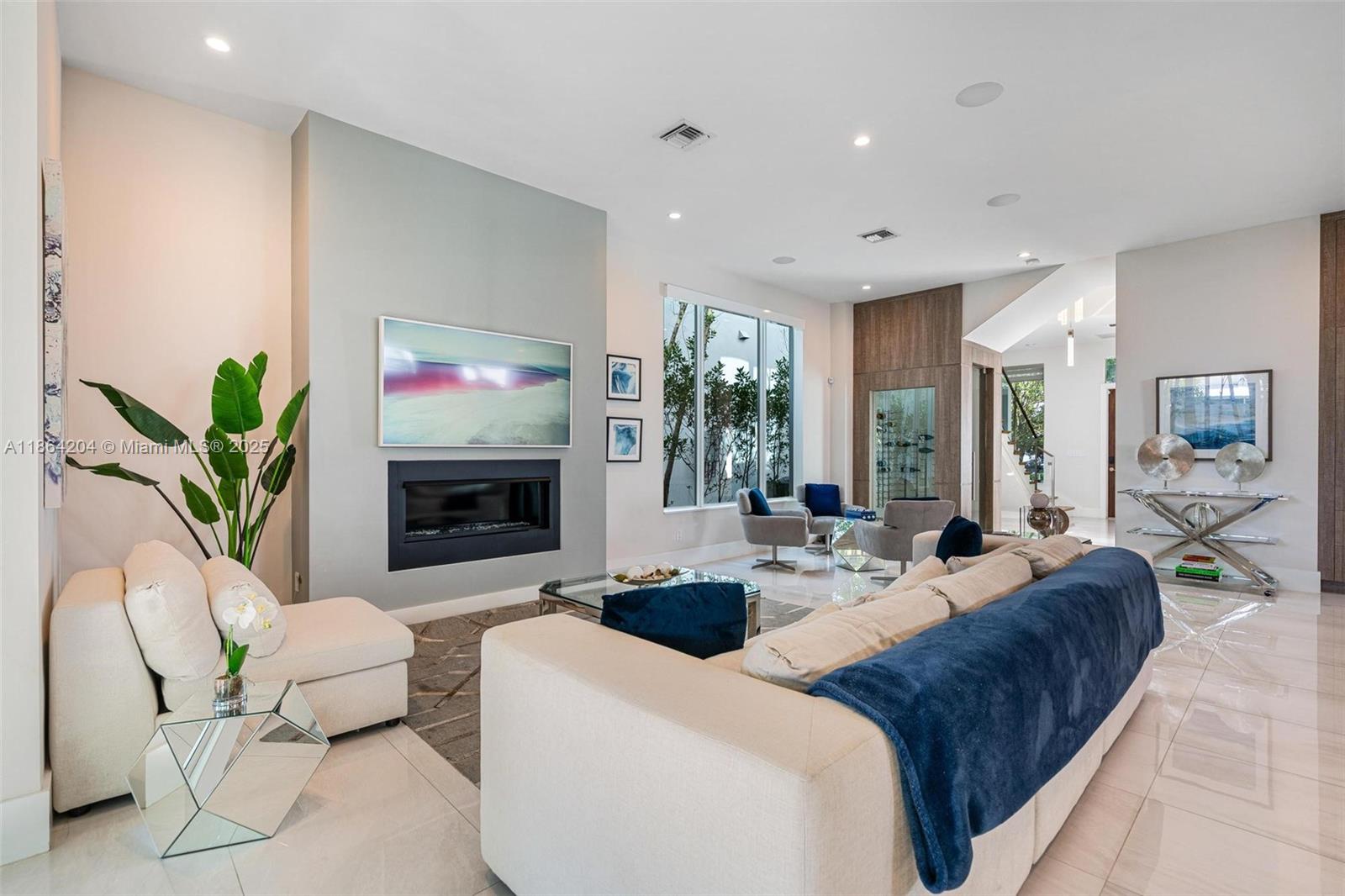 LAUDERDALE BEACH EXT UNIT - Residential