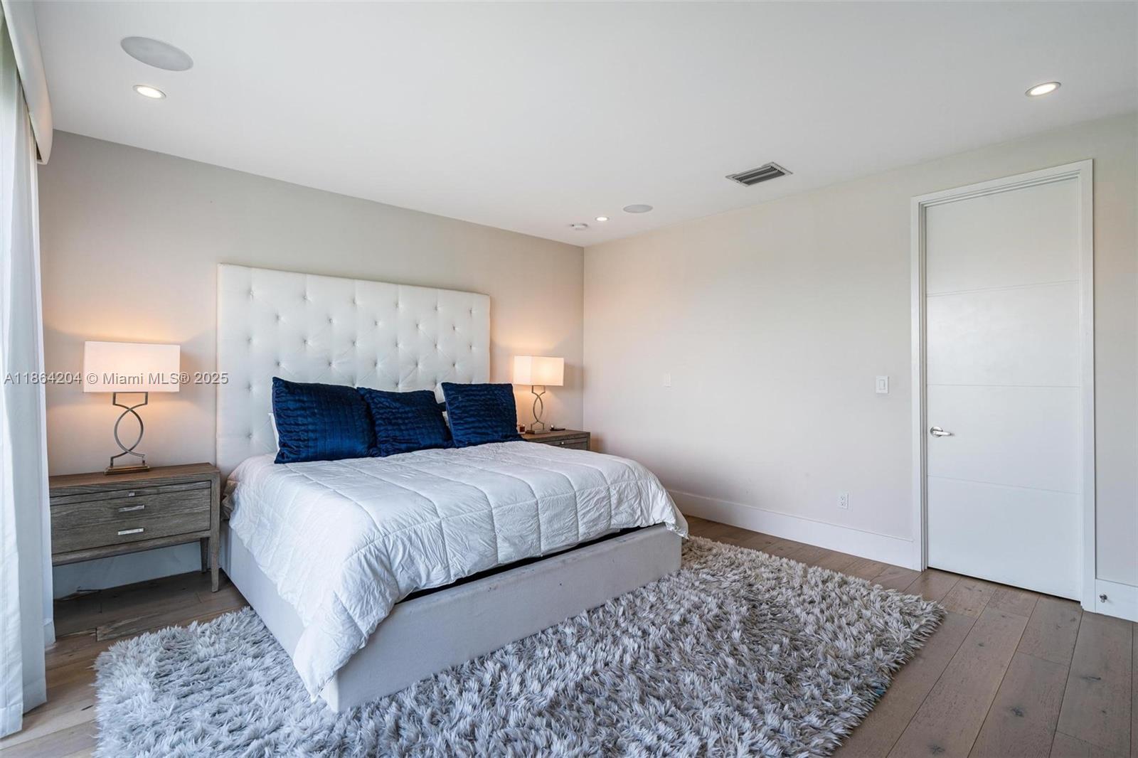 LAUDERDALE BEACH EXT UNIT - Residential