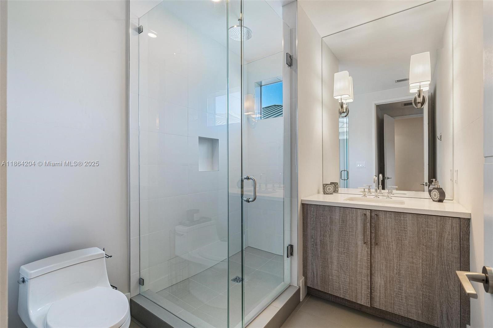 LAUDERDALE BEACH EXT UNIT - Residential