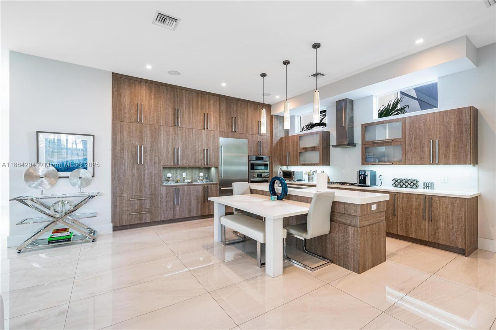 LAUDERDALE BEACH EXT UNIT - Residential