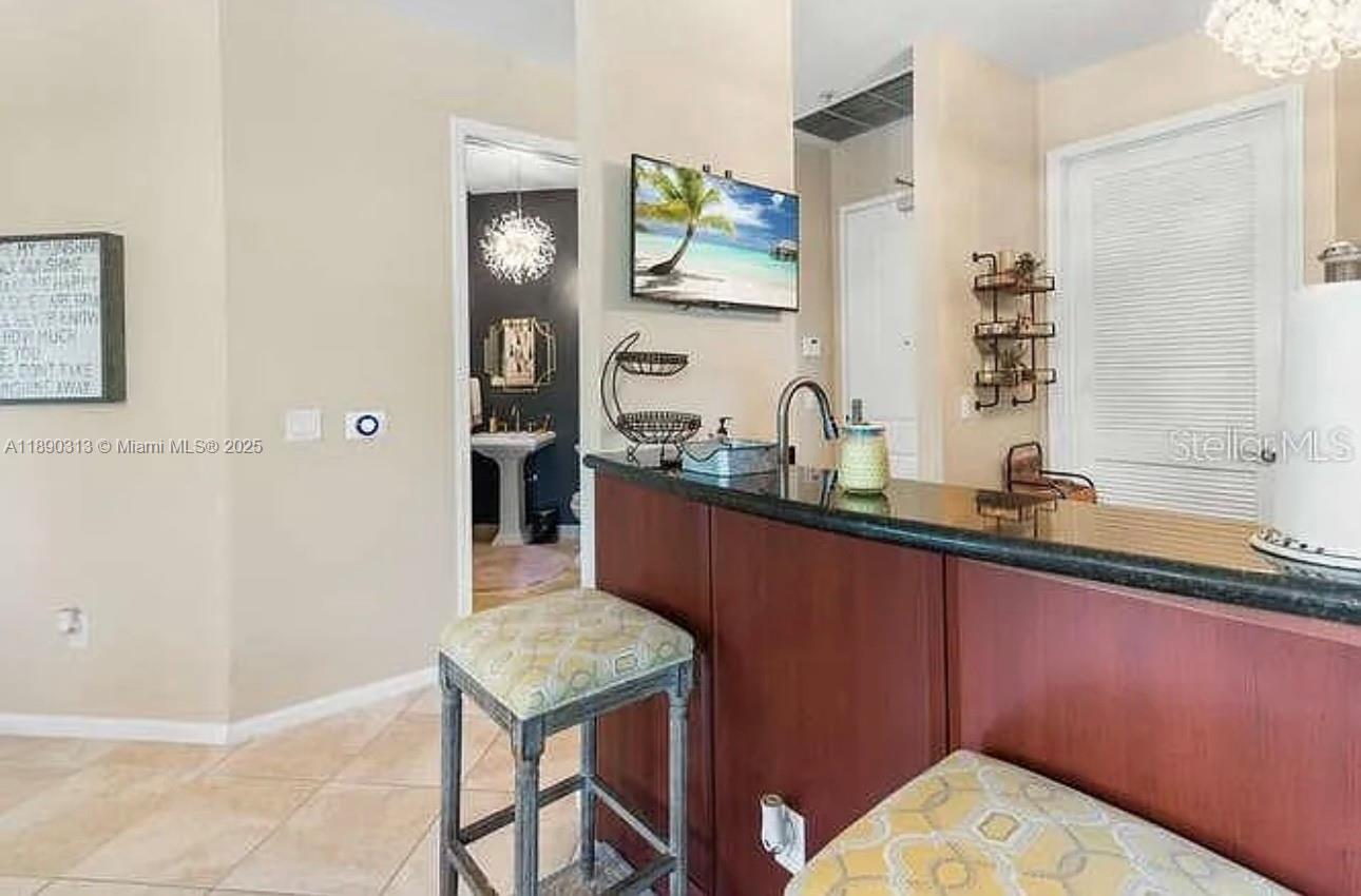 METROPOLITAN CONDO - Residential Lease