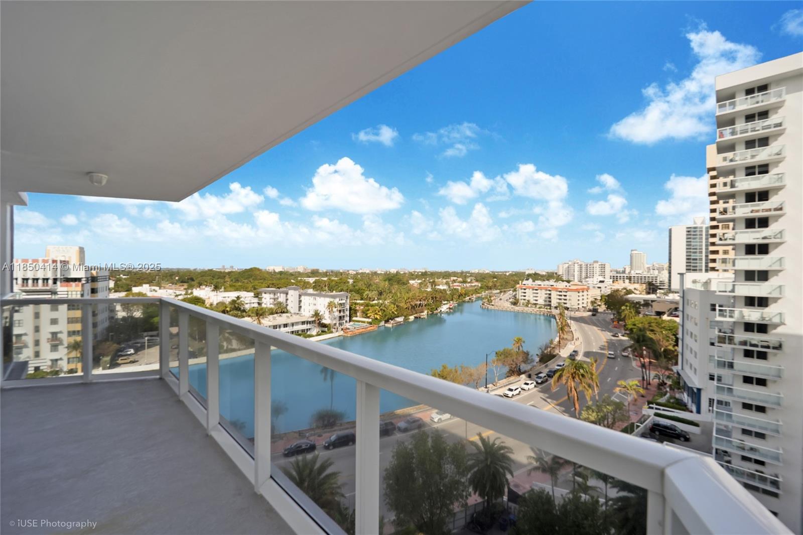 2401 Collins Ave 1109