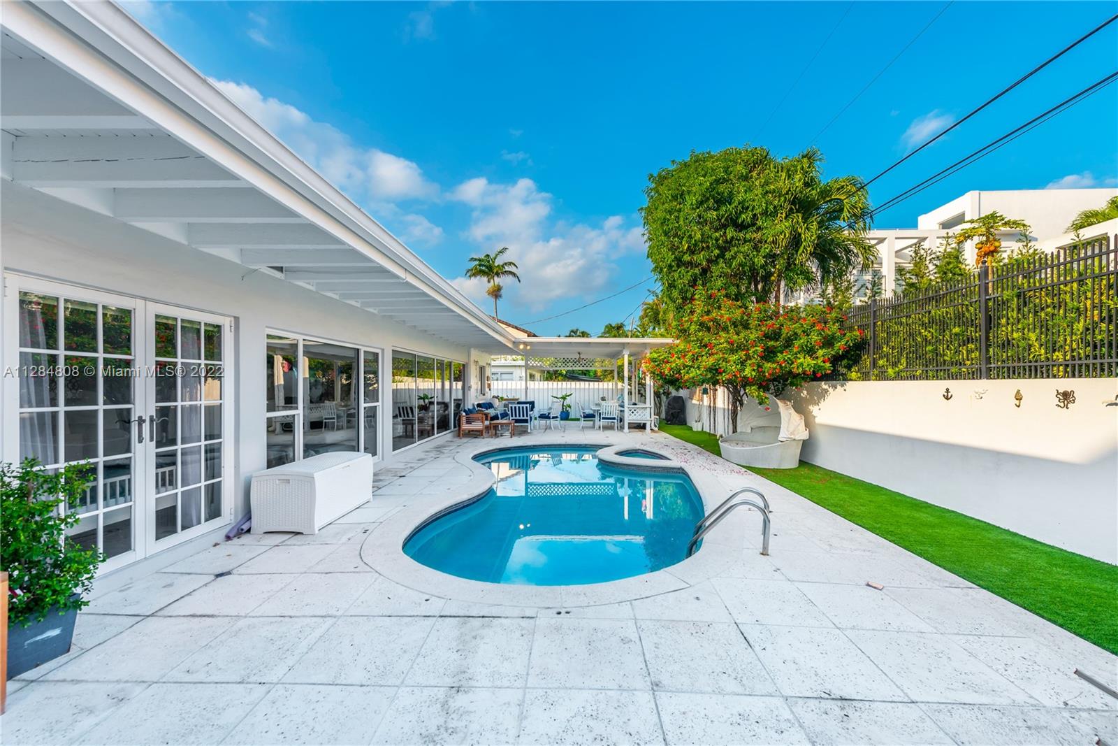 BISCAYNE KEY ESTATES - Residential