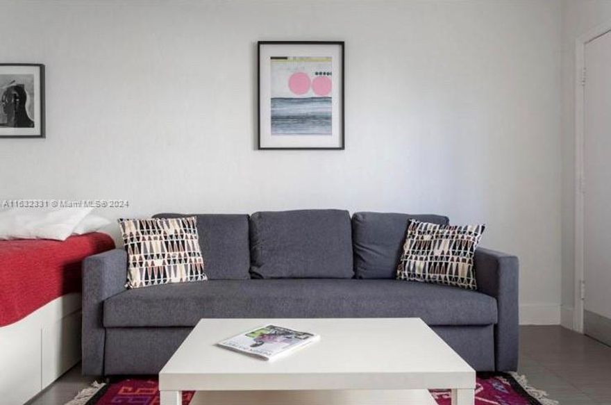 Best area in Miami Beach, Studio all renovated with low Hoa monthly payments.
Building is accepting short term rentals.