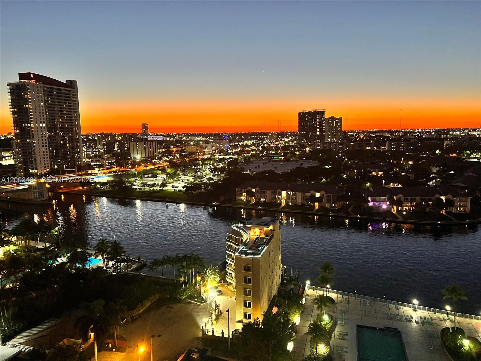 HALLMARK OF HOLLYWOOD CON - Residential