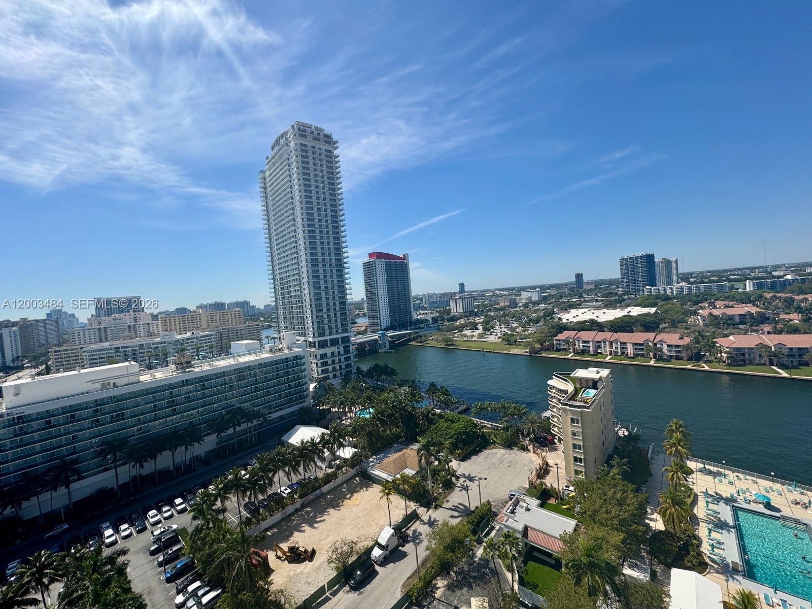 HALLMARK OF HOLLYWOOD CON - Residential