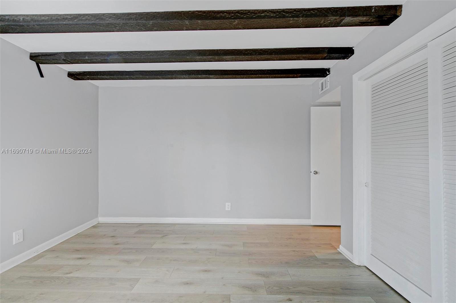 RIVER SHORES CONDO - Residential