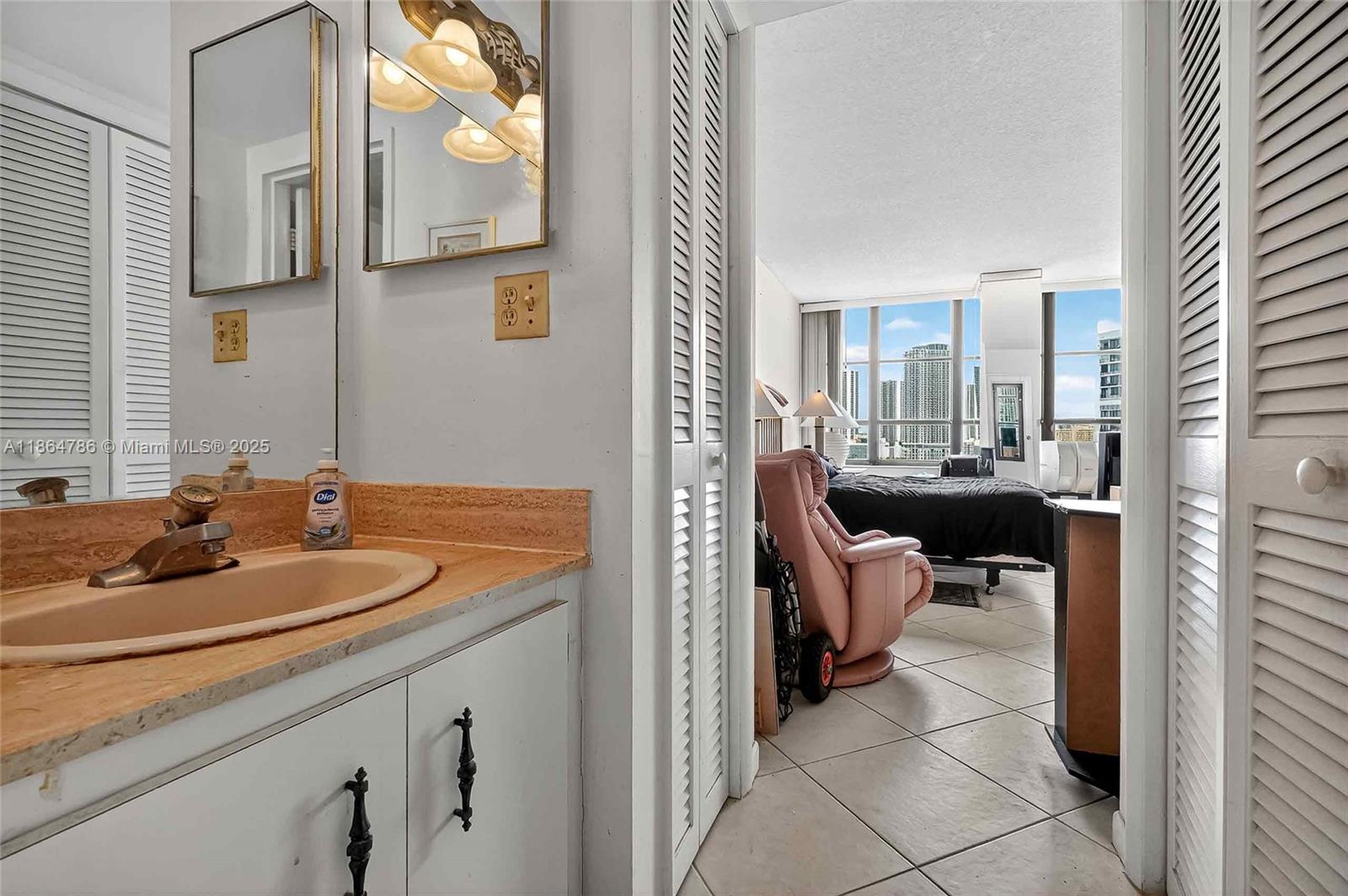 OLYMPUS CONDO PHASE - Residential