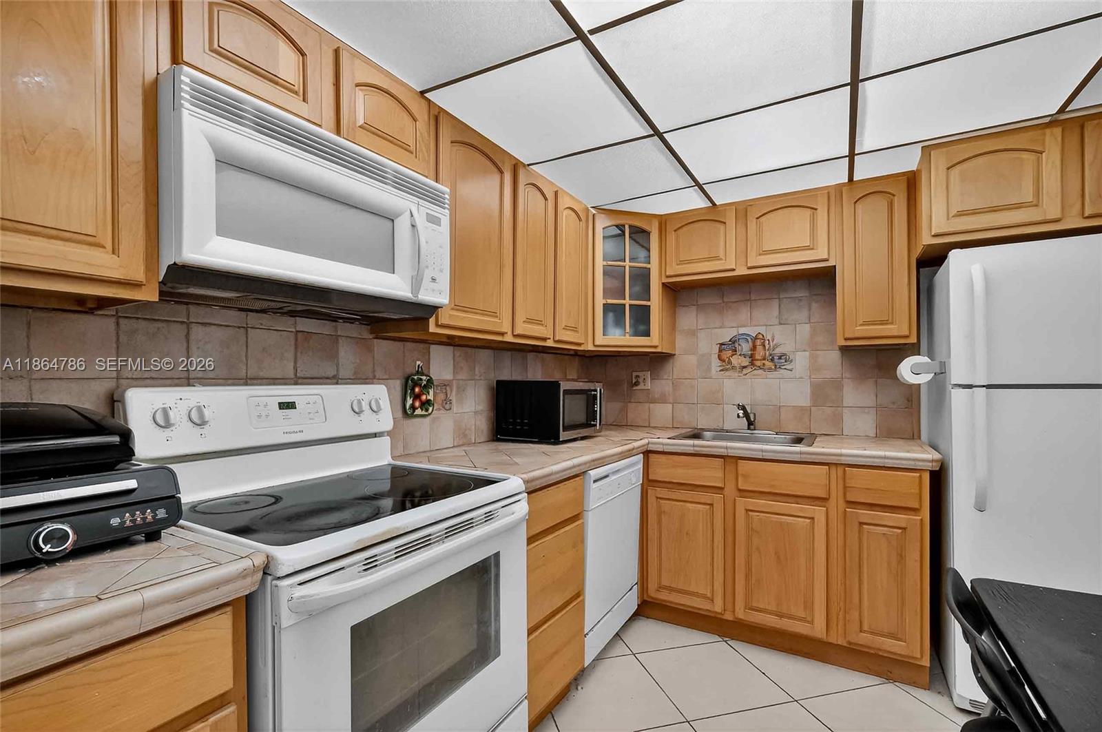 OLYMPUS CONDO PHASE - Residential