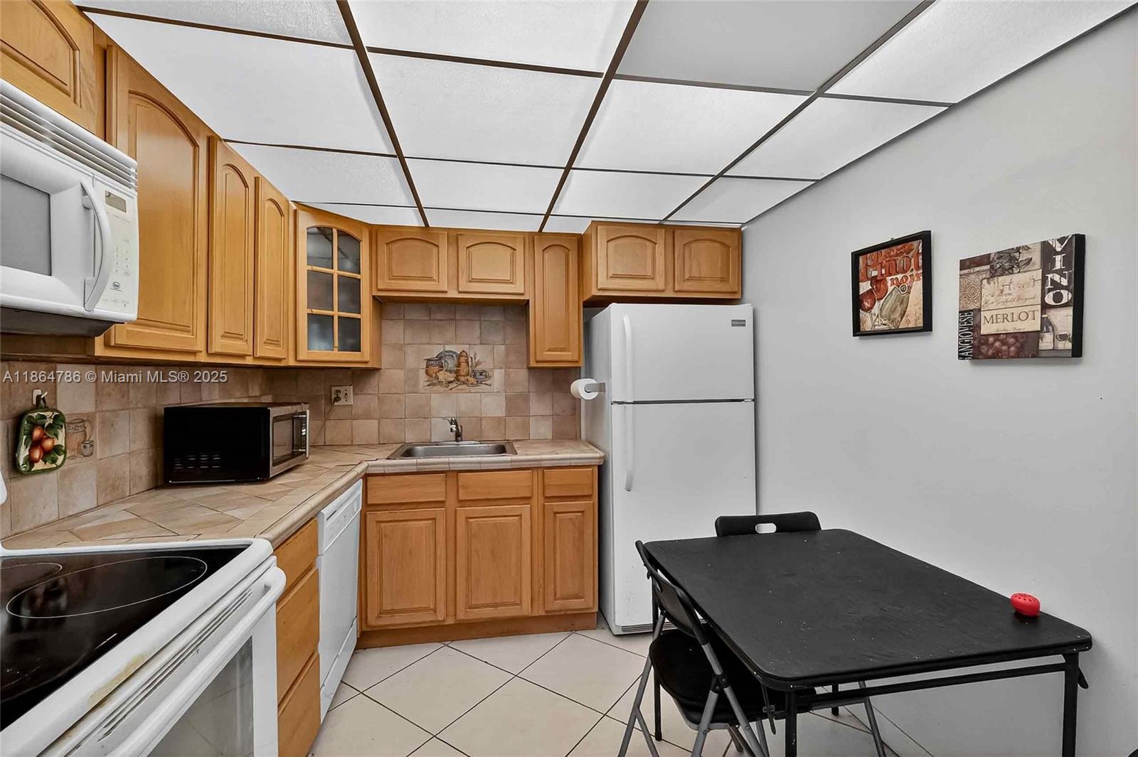 OLYMPUS CONDO PHASE - Residential