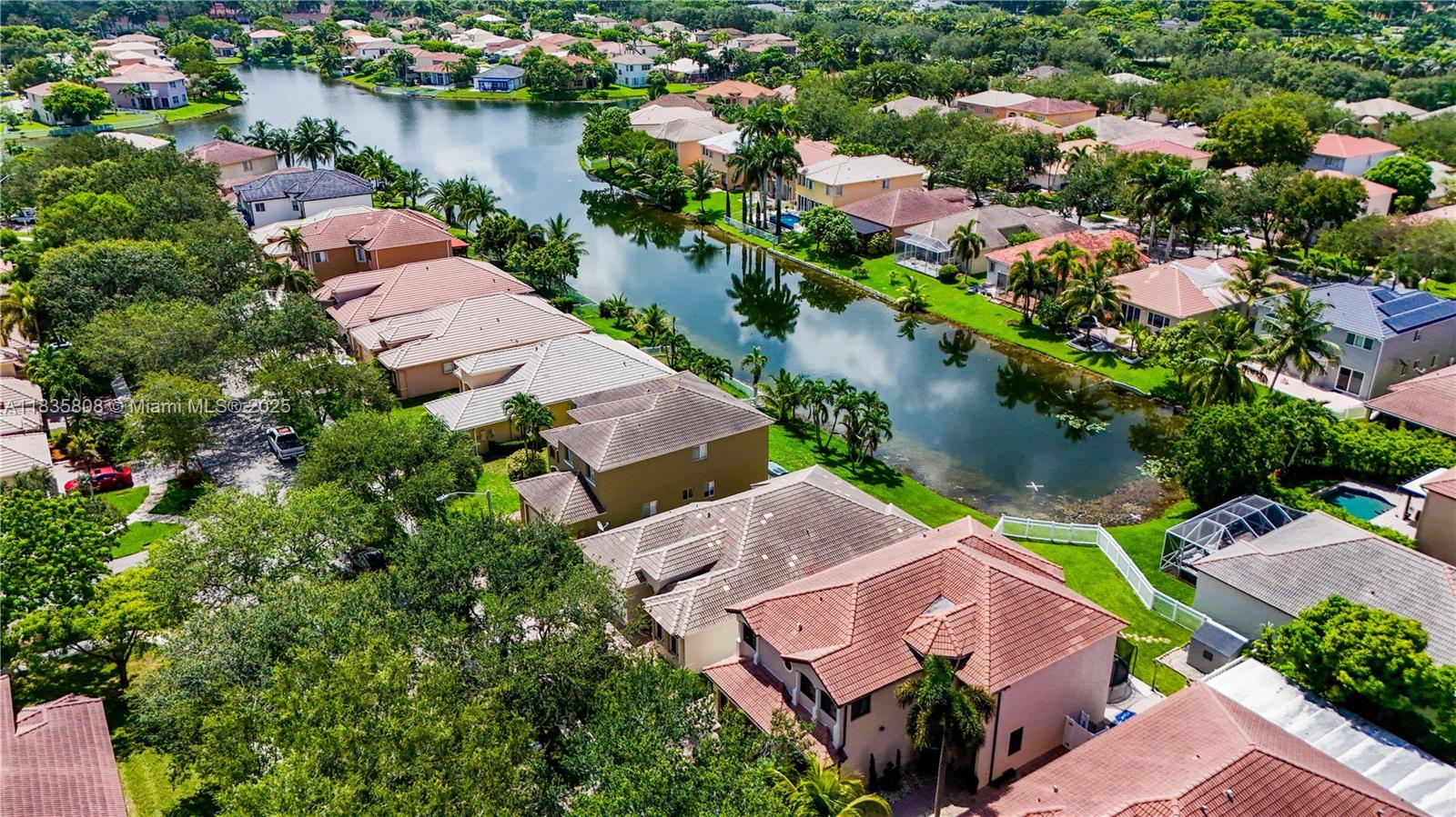 POD 10 AT MONARCH LAKES - Residential