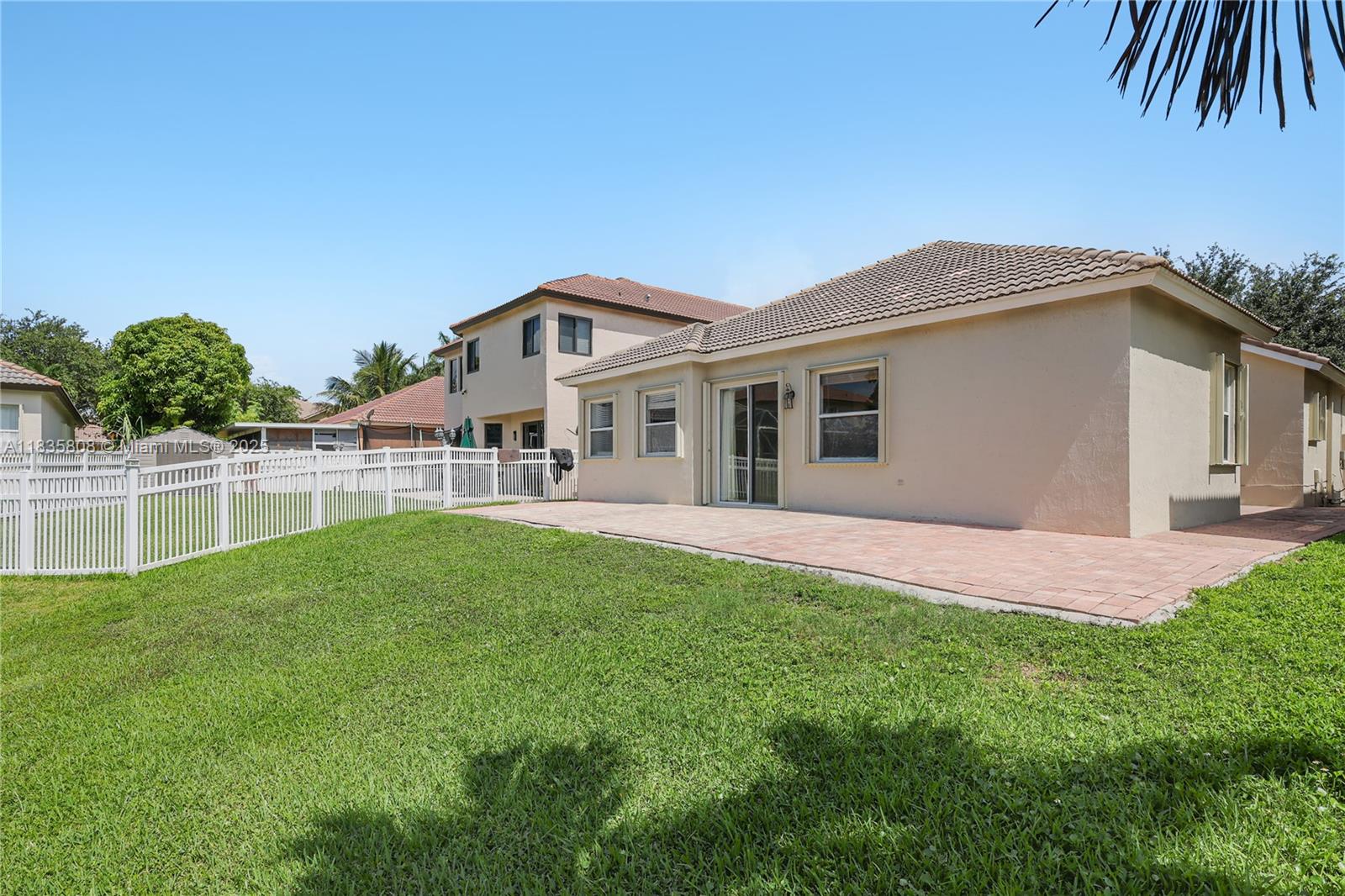 POD 10 AT MONARCH LAKES - Residential