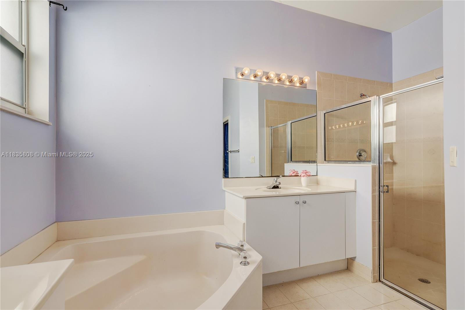 POD 10 AT MONARCH LAKES - Residential