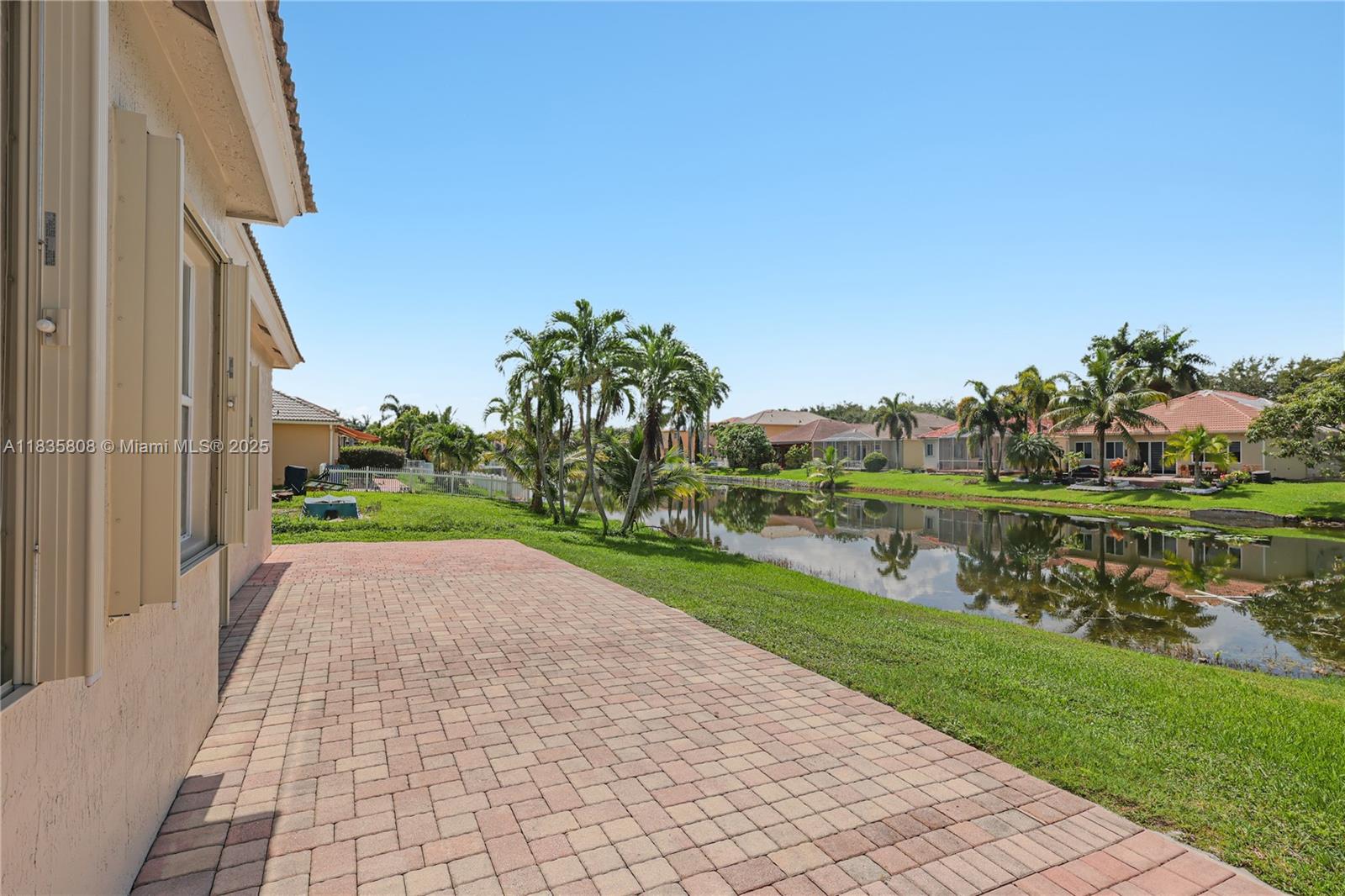 POD 10 AT MONARCH LAKES - Residential