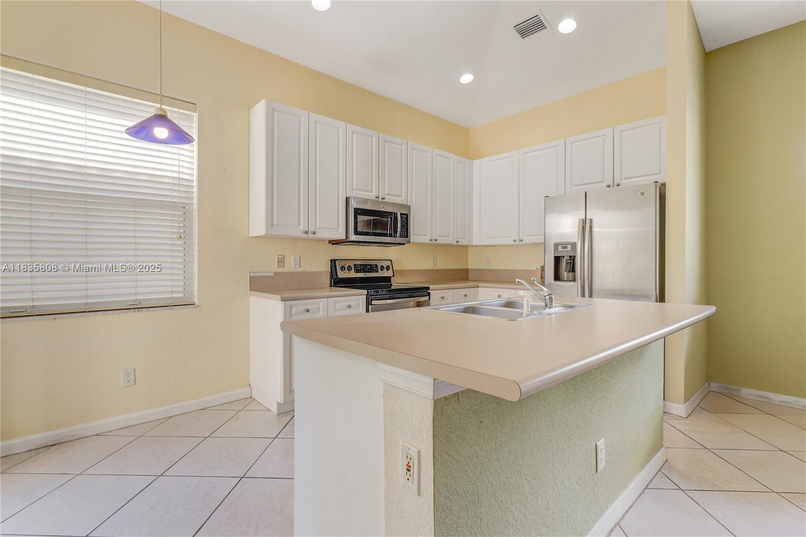 POD 10 AT MONARCH LAKES - Residential